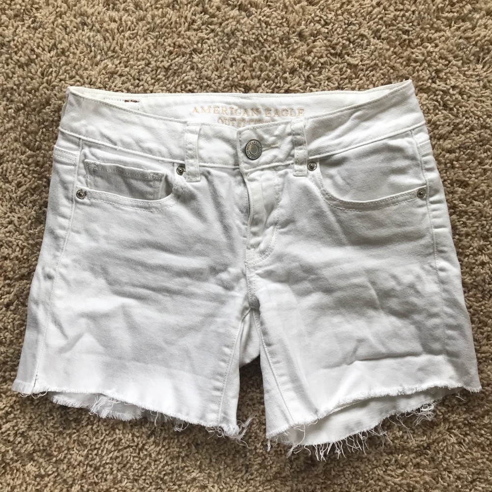 America Eagle White Midi Shorts size 2